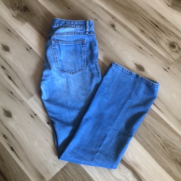 GAP PERFECT BOOT JEANS Size 27x32. Light blue. Waist to crotch 8 3/8”. - Picture 2 of 5